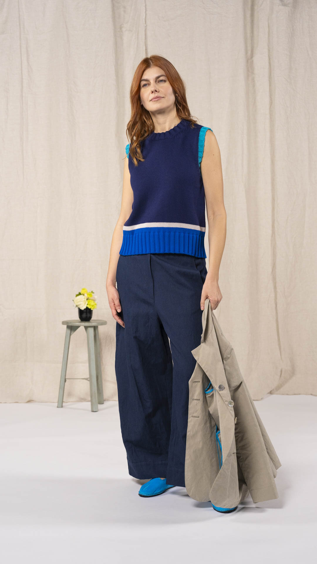 immagine gilet petalo blu